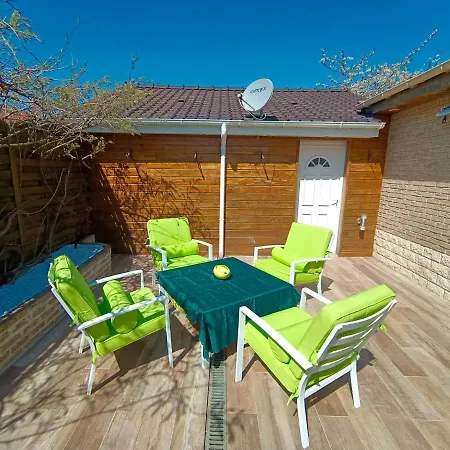 Apartment & Aa-terrasse-jardin-wifi-parking-classe 3 Etoiles Grand-Fort-Philippe