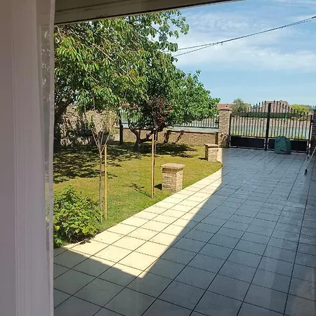 Διαμέρισμα & Aa-terrasse-jardin-wifi-parking-classe 3 Etoiles *